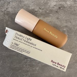 Rare Beauty Positive light Tinted moisturizer. Shade: 34w